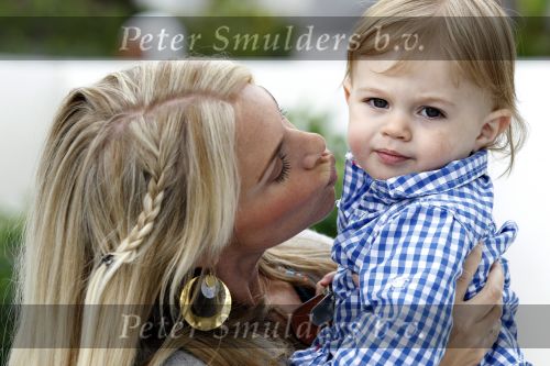 Ibiza 4 mei 2010
Ellemieke Vermolen met haar man Sergio Herman en zoontje Noah op vakantie.
Peter Smulders bv