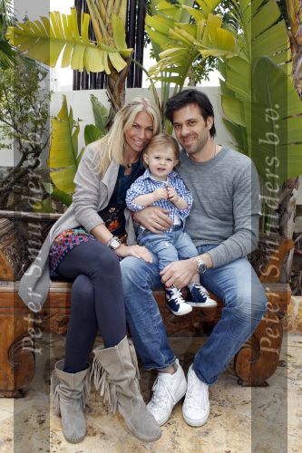 Ibiza 4 mei 2010
Ellemieke Vermolen met haar man Sergio Herman en zoontje Noah op vakantie.
Peter Smulders bv