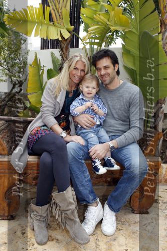 Ibiza 4 mei 2010
Ellemieke Vermolen met haar man Sergio Herman en zoontje Noah op vakantie.
Peter Smulders bv