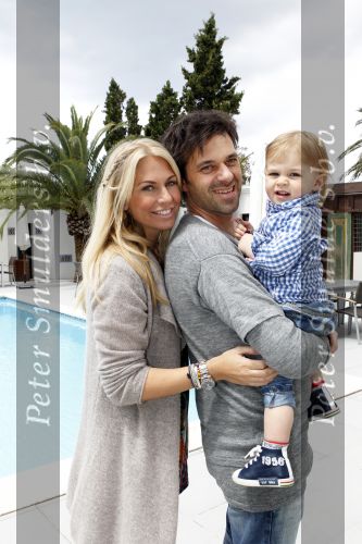 Ibiza 4 mei 2010
Ellemieke Vermolen met haar man Sergio Herman en zoontje Noah op vakantie.
Peter Smulders bv