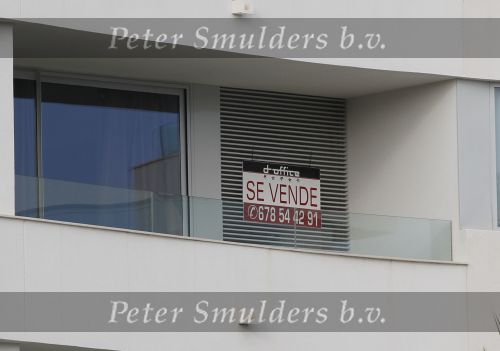 Ibiza 2 mei 2010
Eric Kuster heeft een appartement en een winkel op ibiza.
Peter Smlders bv