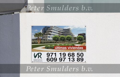 Ibiza 2 mei 2010
Eric Kuster heeft een appartement en een winkel op ibiza.
Peter Smlders bv
