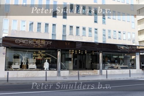 Ibiza 2 mei 2010
Eric Kuster heeft een appartement en een winkel op ibiza.
Peter Smlders bv