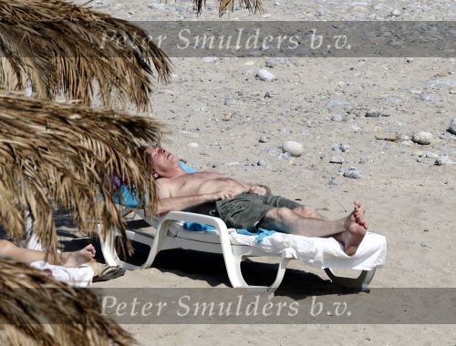 Ibiza 1 mei 2010
Erik de Zwat en zijn vrouw en dochters samen op vakantie met Wessel van Diepen en Daphne Bunskoek en dochter India. Ze verblijven in het prachtige huis van Erik.
Peter Smulders bv