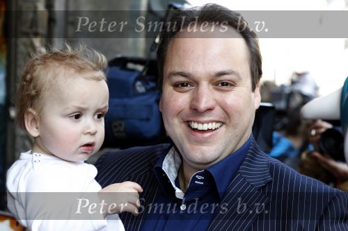 Amsterdam 18 april 2010
Premiere Wickie de Viking in Tuschinski. Frans Bauer met zoon Lucas
Peter Smulders bv