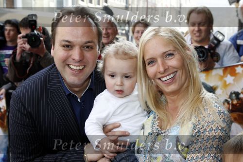 Amsterdam 18 april 2010
Premiere Wickie de Viking in Tuschinski.  Frans en Mariska Bauer met Christiaan Jan Frans en Lucas
Peter Smulders bv