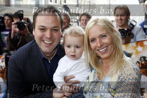 Amsterdam 18 april 2010
Premiere Wickie de Viking in Tuschinski.  Frans en Mariska Bauer met Christiaan Jan Frans en Lucas
Peter Smulders bv