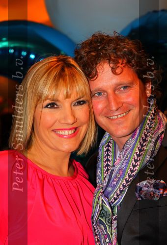Noordwijk, 2 Mei 2010 Hotel van Oranje, Feest Gerard Joling t.g.v.
het 25 jaar artiesten jubileum
Gallyon v Vessem met man
Foto Peter Smulders BV
