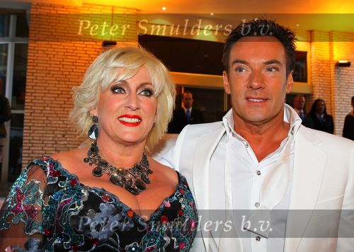 Noordwijk, 2 Mei 2010 Hotel van Oranje, Feest Gerard Joling t.g.v.
het 25 jaar artiesten jubileum
Gerard Joling met zijn vriendin Karin Bloemen
Foto Peter Smulders BV