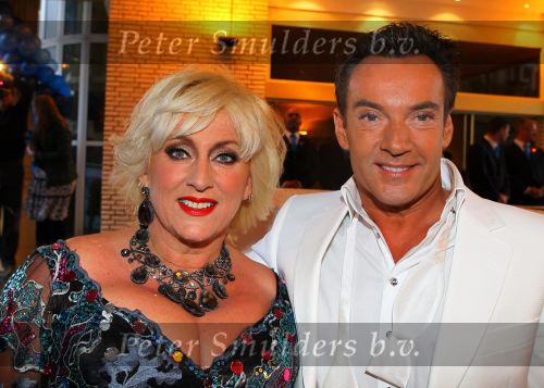 Noordwijk, 2 Mei 2010 Hotel van Oranje, Feest Gerard Joling t.g.v.
het 25 jaar artiesten jubileum
Gerard Joling met zijn vriendin Karin Bloemen
Foto Peter Smulders BV