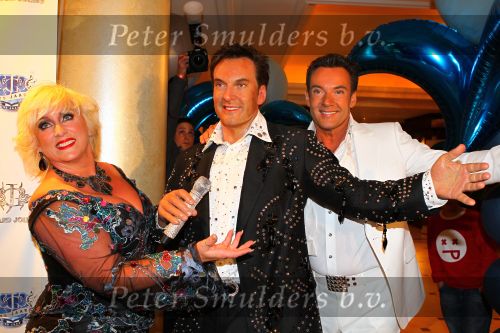 Noordwijk, 2 Mei 2010 Hotel van Oranje, Feest Gerard Joling t.g.v.
het 25 jaar artiesten jubileum
Gerard Joling met zijn vriendin Karin Bloemen
Foto Peter Smulders BV