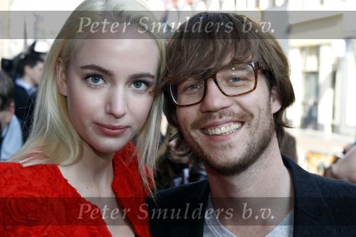 Amsterdam 18 april 2010
Premiere Wickie de Viking in Tuschinski. Giel Beelen met zijn vriendin
Peter Smulders bv