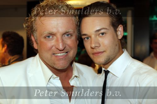 Amsterdam 22 mei 2010
Toppers in de arena met Rene Froger Gerard Joling Jeroen v d Boom en Gordon. Gordon met vriend
Peter Smulders bv