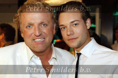 Amsterdam 22 mei 2010
Toppers in de arena met Rene Froger Gerard Joling Jeroen v d Boom en Gordon. Gordon met vriend
Peter Smulders bv