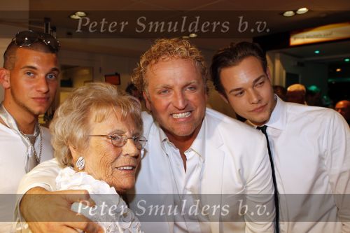 Amsterdam 22 mei 2010
Toppers in de arena met Rene Froger Gerard Joling Jeroen v d Boom en Gordon. Gorodn met moeder en vriend
Peter Smulders bv