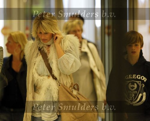 Ibiza 2 mei 2010
Heleen Kolff met kinderen alleen op vakantie. Sander Vahle is er niet bij.
Peter Smulders bv