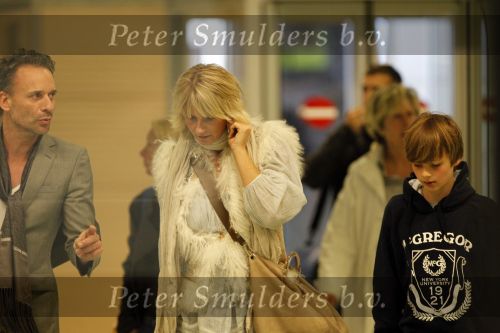 Ibiza 2 mei 2010
Heleen Kolff met kinderen alleen op vakantie. Sander Vahle is er niet bij.
Peter Smulders bv