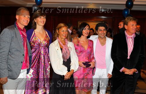 Noordwijk, 2 Mei 2010 Hotel van Oranje, Feest Gerard Joling t.g.v.
het 25 jaar artiesten jubileum
Henny Huisman met zijn vrouw en gezin
Foto Peter Smulders BV