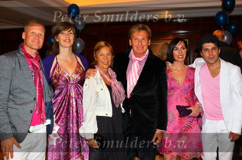 Noordwijk, 2 Mei 2010 Hotel van Oranje, Feest Gerard Joling t.g.v.
het 25 jaar artiesten jubileum
Henny Huisman met zijn vrouw en gezin
Foto Peter Smulders BV