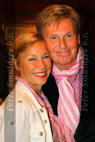 Noordwijk, 2 Mei 2010 Hotel van Oranje, Feest Gerard Joling t.g.v.
het 25 jaar artiesten jubileum
Henny Huisman met zijn vrouw Lia Huisman
Foto Peter Smulders BV