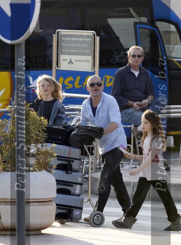 Ibiza 2 mei 2010
Marco Borsato met Leontien Luca Jada Senna en moeder Mary Borsato op vakantie op ibiza.
Peter Smulders bv