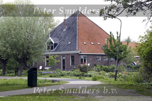 Volendam 21 mei 2010
De boederij waarvan in volendam wordt gezegd dat Jan Smit die gaat kopen. Zijn huis waar hij nu woont gaat hij dan verkopen.
Peter Smulders bv