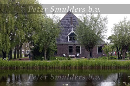 Volendam 21 mei 2010
De boederij waarvan in volendam wordt gezegd dat Jan Smit die gaat kopen. Zijn huis waar hij nu woont gaat hij dan verkopen.
Peter Smulders bv
