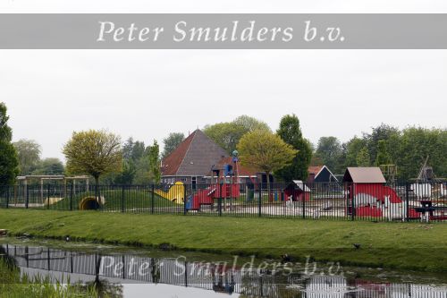 Volendam 21 mei 2010
De boederij waarvan in volendam wordt gezegd dat Jan Smit die gaat kopen. Zijn huis waar hij nu woont gaat hij dan verkopen.
Peter Smulders bv
