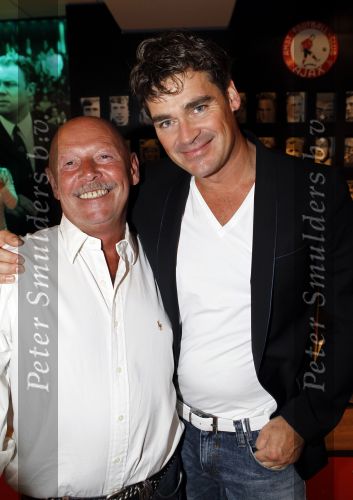 Amsterdam 22 mei 2010
Toppers in de arena met Rene Froger Gerard Joling Jeroen v d Boom en Gordon. Jeroen v d Boom en zijn vrouw Dani
Peter Smulders bv