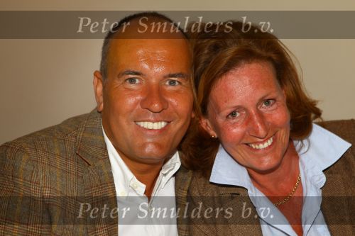 Weert, 19 April 2010
Johnny Hoes 93 jaar Feest bij Golden Tulip Hotel
Met veel bekende Nederlandstalige artiesten
Johnny Hoes Jr. met zijn vrouw
Foto Peter Smulders