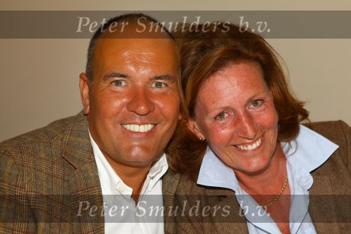 Weert, 19 April 2010
Johnny Hoes 93 jaar Feest bij Golden Tulip Hotel
Met veel bekende Nederlandstalige artiesten
Johnny Hoes Jr. met zijn vrouw
Foto Peter Smulders