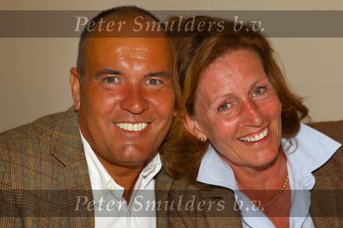 Weert, 19 April 2010
Johnny Hoes 93 jaar Feest bij Golden Tulip Hotel
Met veel bekende Nederlandstalige artiesten
Johnny Hoes Jr. met zijn vrouw
Foto Peter Smulders