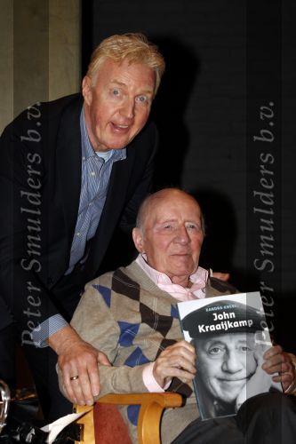 Laren 19 april 2010
Presentatie boek en de 85 e verjaardag van Johnny Kraaijkamp sr in het Rosa Spier huis. Johnny met Andre v Duin
Peter Smulders bv