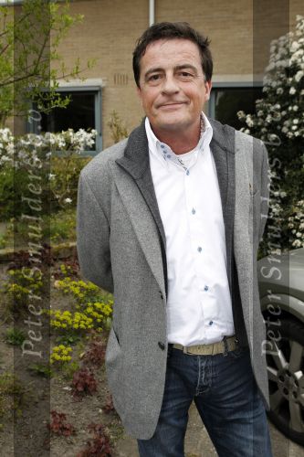 Laren 19 april 2010
Presentatie boek en de 85 e verjaardag van Johnny Kraaijkamp sr in het Rosa Spier huis. Johnny Jr
Peter Smulders bv