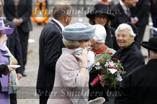 Wemeldinge/Middelburg  30 april 2010
Koningin Beatrix Prins Willem Alexander Prinses Maxima Prins Friso Prinses mabel Wisse Smit Prins Constantijn Prinses laurentien Pieter v Vollenhoven Prinses Margriet Prins Bernhard jr en Prinses Annette Prins Pieter Christiaan Prinses Anita Prins Floris en Prinses Aimee vieren koninginnedag.
Peter Smulders bv