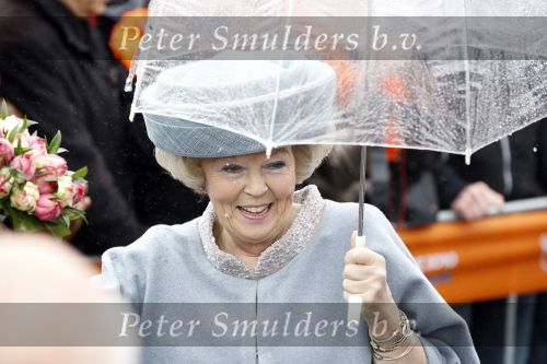 Wemeldinge/Middelburg  30 april 2010
Koningin Beatrix Prins Willem Alexander Prinses Maxima Prins Friso Prinses mabel Wisse Smit Prins Constantijn Prinses laurentien Pieter v Vollenhoven Prinses Margriet Prins Bernhard jr en Prinses Annette Prins Pieter Christiaan Prinses Anita Prins Floris en Prinses Aimee vieren koninginnedag.
Peter Smulders bv