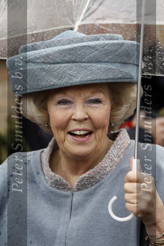 Wemeldinge/Middelburg  30 april 2010
Koningin Beatrix Prins Willem Alexander Prinses Maxima Prins Friso Prinses mabel Wisse Smit Prins Constantijn Prinses laurentien Pieter v Vollenhoven Prinses Margriet Prins Bernhard jr en Prinses Annette Prins Pieter Christiaan Prinses Anita Prins Floris en Prinses Aimee vieren koninginnedag.
Peter Smulders bv