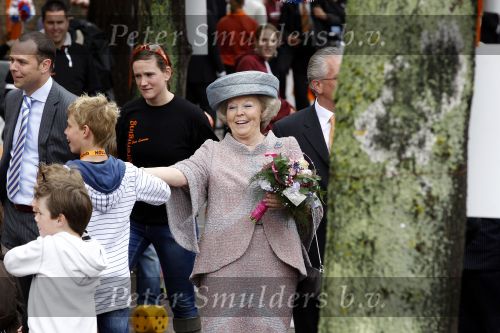 Wemeldinge/Middelburg  30 april 2010
Koningin Beatrix Prins Willem Alexander Prinses Maxima Prins Friso Prinses mabel Wisse Smit Prins Constantijn Prinses laurentien Pieter v Vollenhoven Prinses Margriet Prins Bernhard jr en Prinses Annette Prins Pieter Christiaan Prinses Anita Prins Floris en Prinses Aimee vieren koninginnedag.
Peter Smulders bv