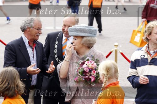 Wemeldinge/Middelburg  30 april 2010
Koningin Beatrix Prins Willem Alexander Prinses Maxima Prins Friso Prinses mabel Wisse Smit Prins Constantijn Prinses laurentien Pieter v Vollenhoven Prinses Margriet Prins Bernhard jr en Prinses Annette Prins Pieter Christiaan Prinses Anita Prins Floris en Prinses Aimee vieren koninginnedag.
Peter Smulders bv