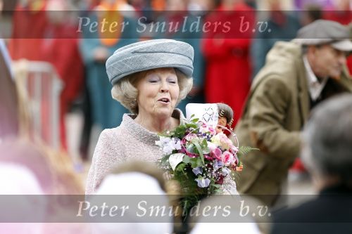 Wemeldinge/Middelburg  30 april 2010
Koningin Beatrix Prins Willem Alexander Prinses Maxima Prins Friso Prinses mabel Wisse Smit Prins Constantijn Prinses laurentien Pieter v Vollenhoven Prinses Margriet Prins Bernhard jr en Prinses Annette Prins Pieter Christiaan Prinses Anita Prins Floris en Prinses Aimee vieren koninginnedag.
Peter Smulders bv