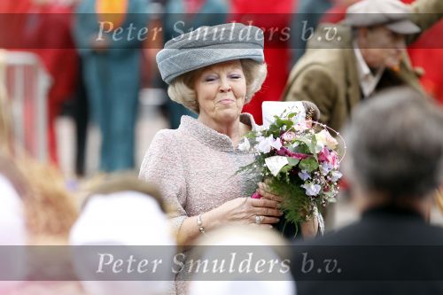 Wemeldinge/Middelburg  30 april 2010
Koningin Beatrix Prins Willem Alexander Prinses Maxima Prins Friso Prinses mabel Wisse Smit Prins Constantijn Prinses laurentien Pieter v Vollenhoven Prinses Margriet Prins Bernhard jr en Prinses Annette Prins Pieter Christiaan Prinses Anita Prins Floris en Prinses Aimee vieren koninginnedag.
Peter Smulders bv