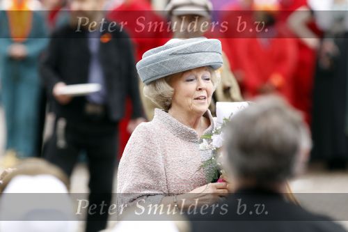 Wemeldinge/Middelburg  30 april 2010
Koningin Beatrix Prins Willem Alexander Prinses Maxima Prins Friso Prinses mabel Wisse Smit Prins Constantijn Prinses laurentien Pieter v Vollenhoven Prinses Margriet Prins Bernhard jr en Prinses Annette Prins Pieter Christiaan Prinses Anita Prins Floris en Prinses Aimee vieren koninginnedag.
Peter Smulders bv
