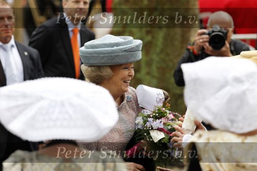 Wemeldinge/Middelburg  30 april 2010
Koningin Beatrix Prins Willem Alexander Prinses Maxima Prins Friso Prinses mabel Wisse Smit Prins Constantijn Prinses laurentien Pieter v Vollenhoven Prinses Margriet Prins Bernhard jr en Prinses Annette Prins Pieter Christiaan Prinses Anita Prins Floris en Prinses Aimee vieren koninginnedag.
Peter Smulders bv