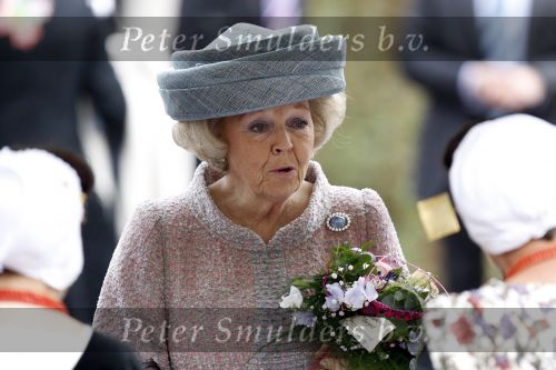 Wemeldinge/Middelburg  30 april 2010
Koningin Beatrix Prins Willem Alexander Prinses Maxima Prins Friso Prinses mabel Wisse Smit Prins Constantijn Prinses laurentien Pieter v Vollenhoven Prinses Margriet Prins Bernhard jr en Prinses Annette Prins Pieter Christiaan Prinses Anita Prins Floris en Prinses Aimee vieren koninginnedag.
Peter Smulders bv