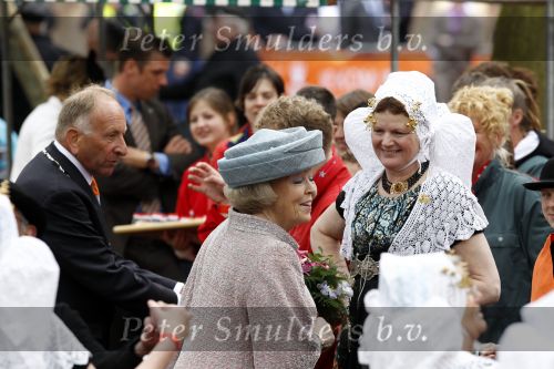 Wemeldinge/Middelburg  30 april 2010
Koningin Beatrix Prins Willem Alexander Prinses Maxima Prins Friso Prinses mabel Wisse Smit Prins Constantijn Prinses laurentien Pieter v Vollenhoven Prinses Margriet Prins Bernhard jr en Prinses Annette Prins Pieter Christiaan Prinses Anita Prins Floris en Prinses Aimee vieren koninginnedag.
Peter Smulders bv