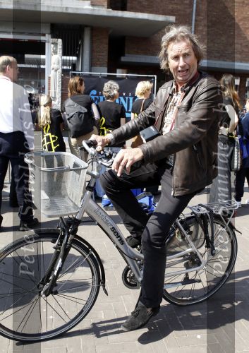 Amsterdam 18 april 2010
Prins Willem Alexander neemt deel aan Run for water vanuit het Olympisch stadion. Leo Vogelzang op de fiets
Peter Smulders bv