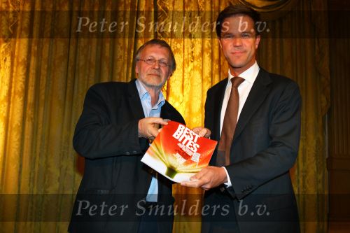 Amsterdam,24 April 2010
Amstel Hotel
Lancering van de gezamelijke Uitgevers, het blad BEST BITES
Mark Rutte met hoofdredacteur Rob v Vuure
Foto Peter Smulders BV