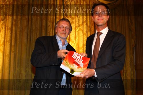 Amsterdam,24 April 2010
Amstel Hotel
Lancering van de gezamelijke Uitgevers, het blad BEST BITES
Mark Rutte met hoofdredacteur Rob v Vuure
Foto Peter Smulders BV