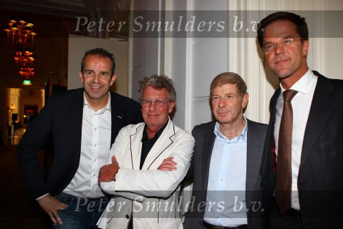 Amsterdam,24 April 2010
Amstel Hotel
Lancering van de gezamelijke Uitgevers, het blad BEST BITES
Mark Rutte samen met Frits Barend, Jan des Bouvrie en....
Foto Peter Smulders BV