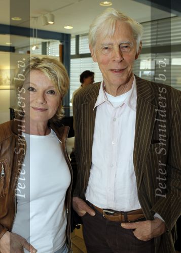 Laren 19 april 2010
Presentatie boek en de 85 e verjaardag van Johnny Kraaijkamp sr in het Rosa Spier huis. Martine Bijl en Berend Boudewijn
Peter Smulders bv